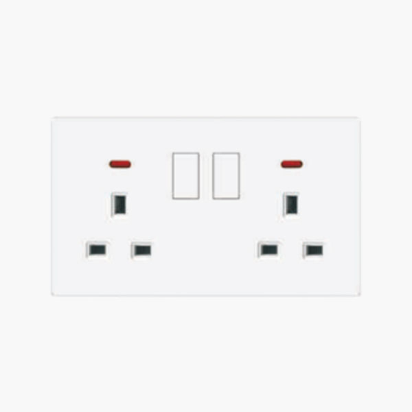 Uyee Switched Socket, 13 A, Double Pole, A5 Series White