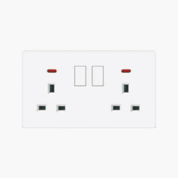 Uyee Switched Socket, 13 A, Double Pole, A5 Series White